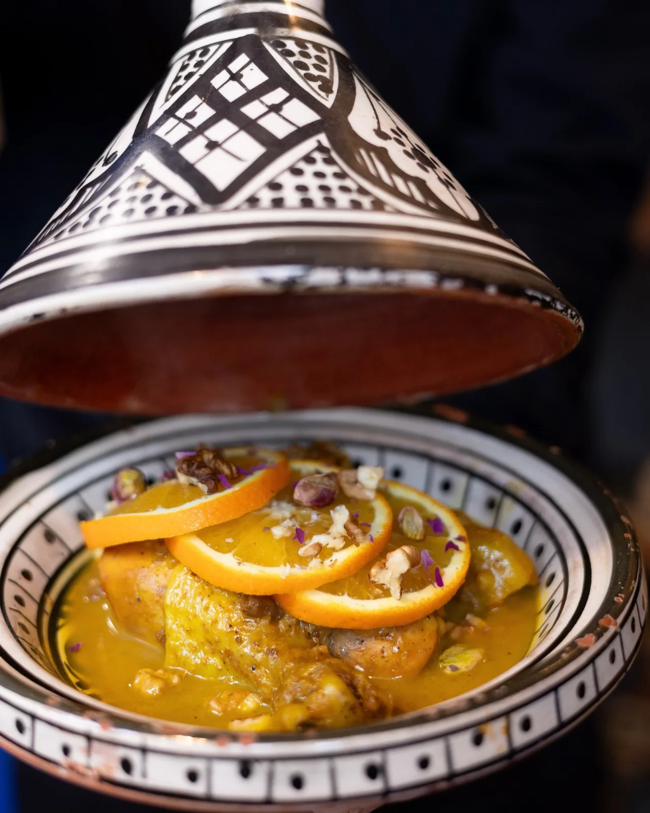 Tagine relevé de tranches d'orange
